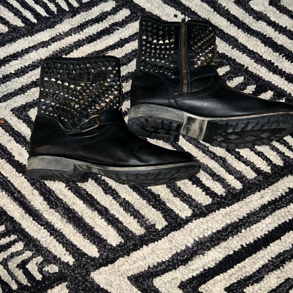 Steve Madden Black and Gold Leather Studded Moto Boots - Picture 3 of 6